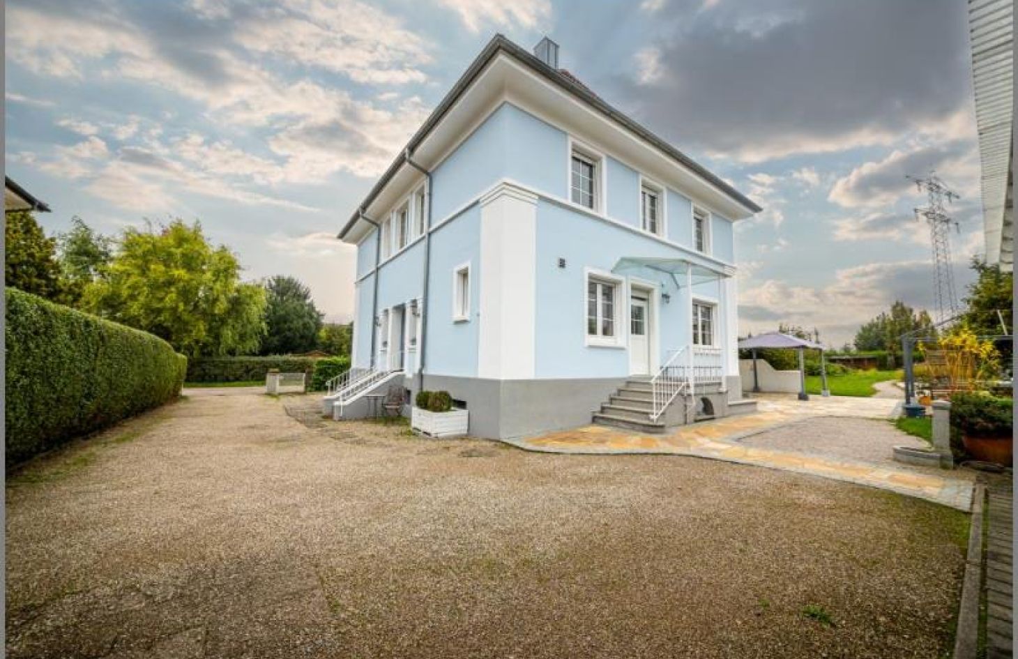 Hintereingang Terrassen von Wunderschöne Villa 1928 - modernisiert, großes Grundstück, Pool, erstklassige Lage!  in Achern bei Dhonau Immobilien-Makler Ortenau