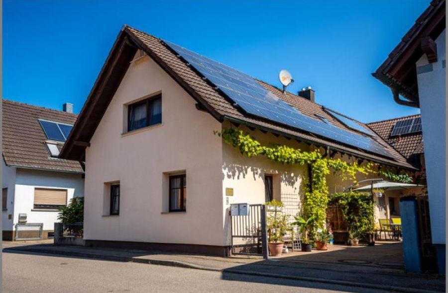 Modernisiertes Doppel-Dorfhaus von Variables 1-2-Familien-Doppelhaus mit 3 WE plus Nutzflächen in Rheinau-Helmlingen bei Dhonau Immobilien-Makler Ortenau