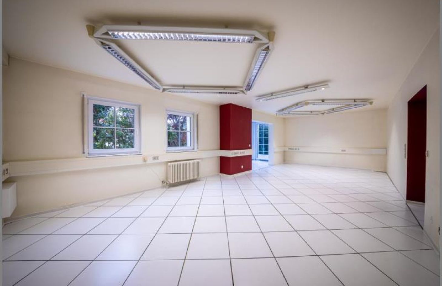 Großraum-Büro 2 von Erstklassige, freundlich-helle Büroräume (EG 167 m²) in Achern-Oberachern bei Dhonau Immobilien-Makler Ortenau