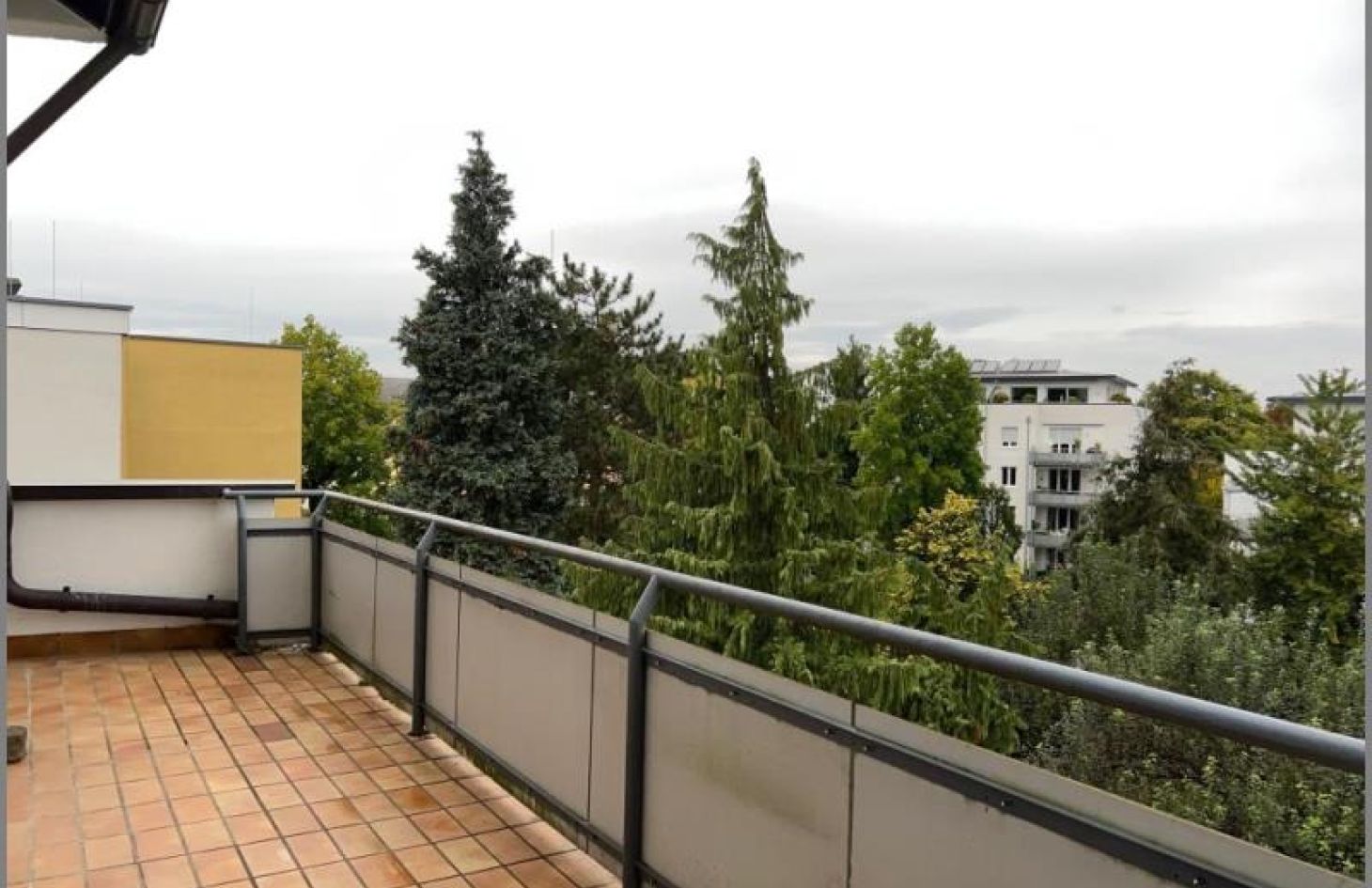 Balkon von 3-Zimmer-Wohnung im 3 OG mit zwei Balkonen zentral in Achern in Achern bei Dhonau Immobilien-Makler Ortenau