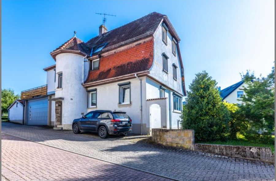 Herrschaftlich  von Einfamilienhaus / 3 Wohnungen & großes Grundstück in Sasbach bei Dhonau Immobilien-Makler Ortenau