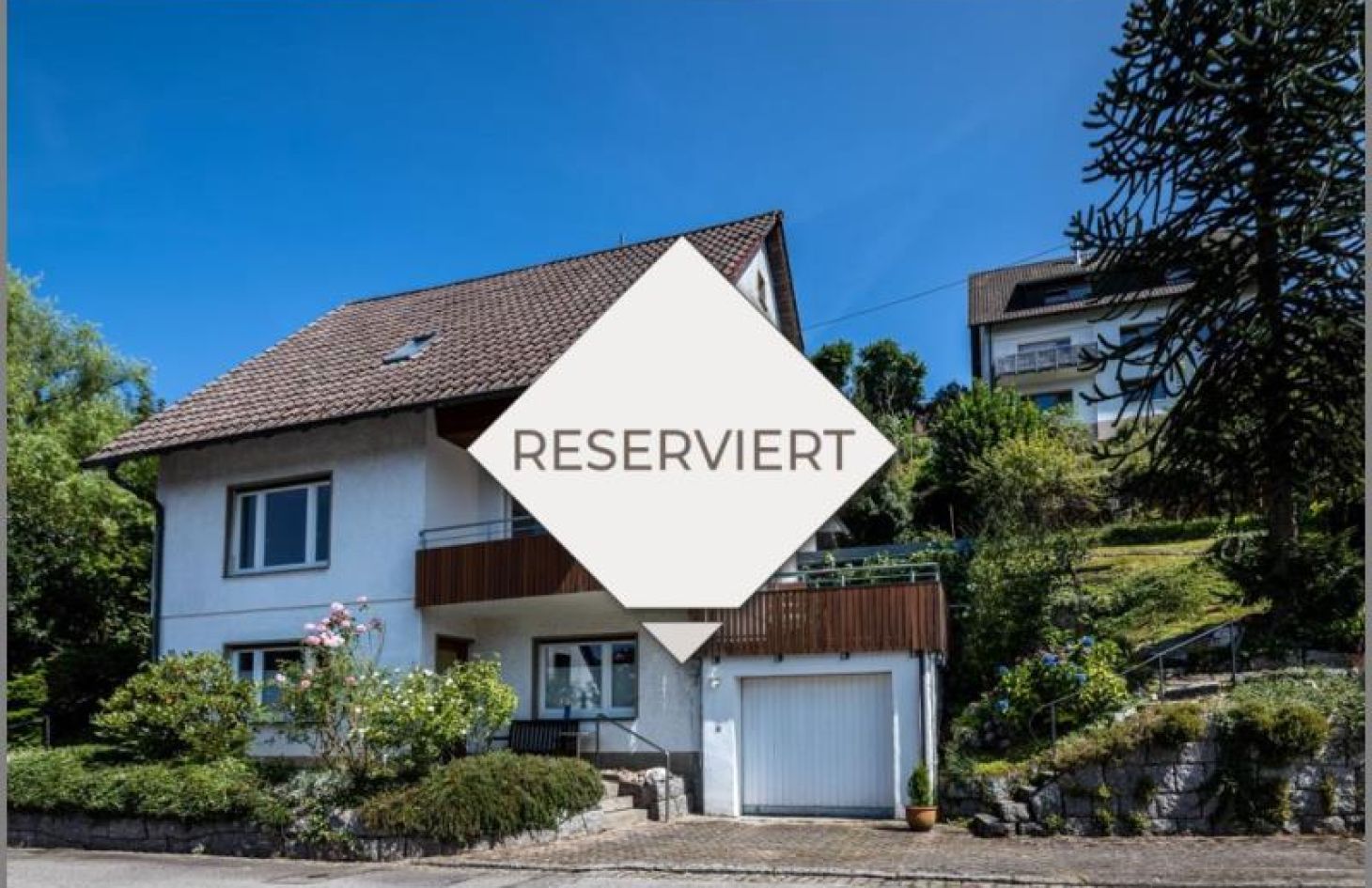 reserviert von Einzugsbereit! Sehr gepflegtes, wohnliches Einfamilienhaus - auch mit ELW! in Ottenhöfen bei Dhonau Immobilien-Makler Ortenau