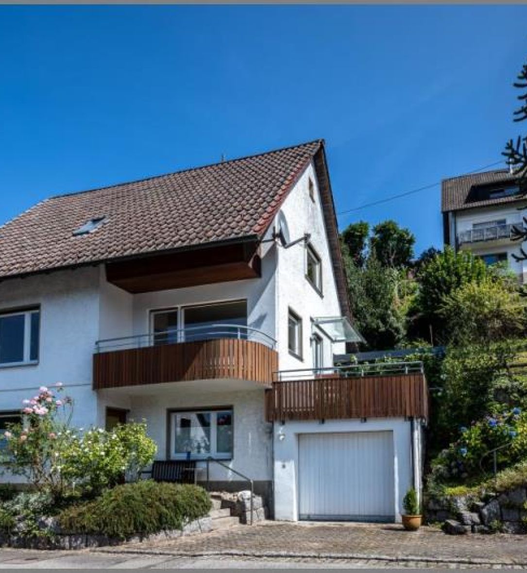 Einfamilienhaus mit Elw von Einzugsbereit! Sehr gepflegtes, wohnliches Einfamilienhaus - auch mit ELW! in Ottenhöfen bei Dhonau Immobilien-Makler Ortenau