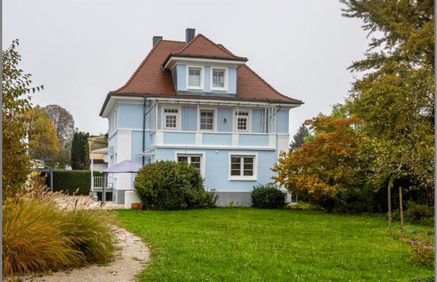 Villa 1928 modernisiert von Wunderschöne Villa 1928 - modernisiert, großes Grundstück, Pool, erstklassige Lage!  in Achern bei Dhonau Immobilien-Makler Ortenau