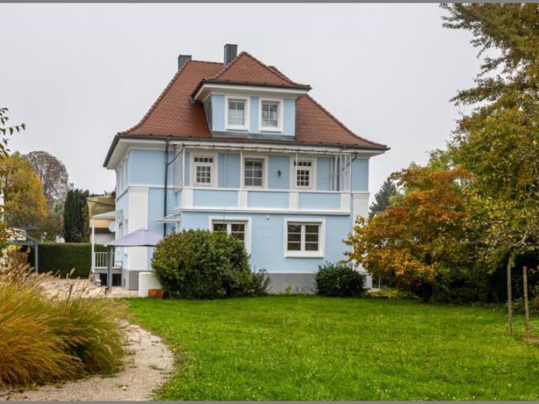 Villa 1928 modernisiert von Wunderschöne Villa 1928 - modernisiert, großes Grundstück, Pool, erstklassige Lage!  in Achern bei Dhonau Immobilien-Makler Ortenau