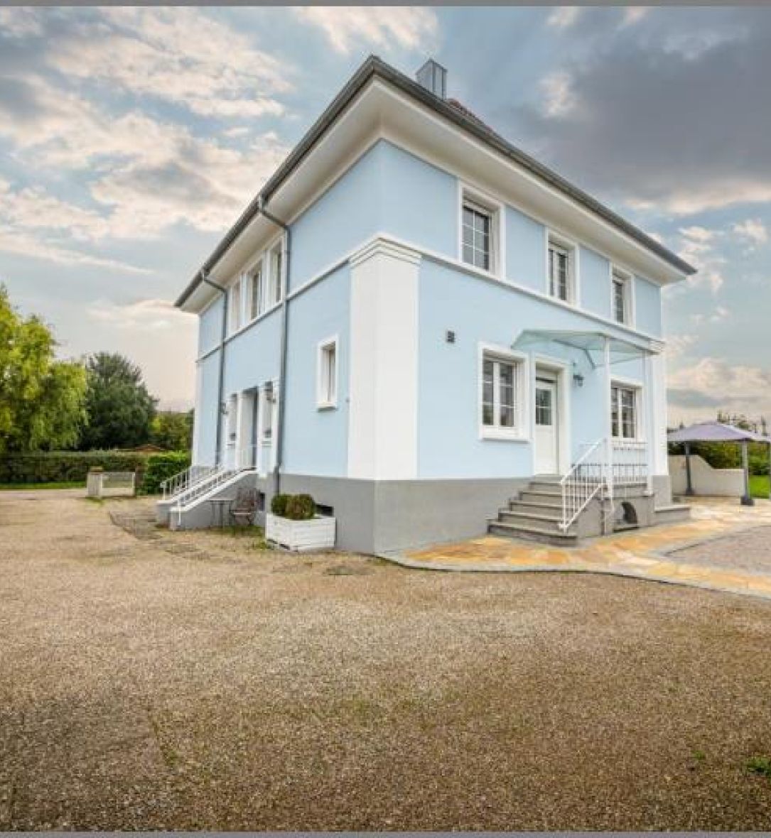 Hintereingang Terrassen von Wunderschöne Villa 1928 - modernisiert, großes Grundstück, Pool, erstklassige Lage!  in Achern bei Dhonau Immobilien-Makler Ortenau