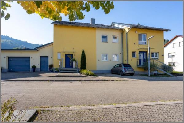 Mehrgenarationenhaus von Zweifamilienhaus/Mehrgenerationenhaus - 2 DHH kombinierbar in Top-Lage! in Oberkirch bei Dhonau Immobilien-Makler Ortenau