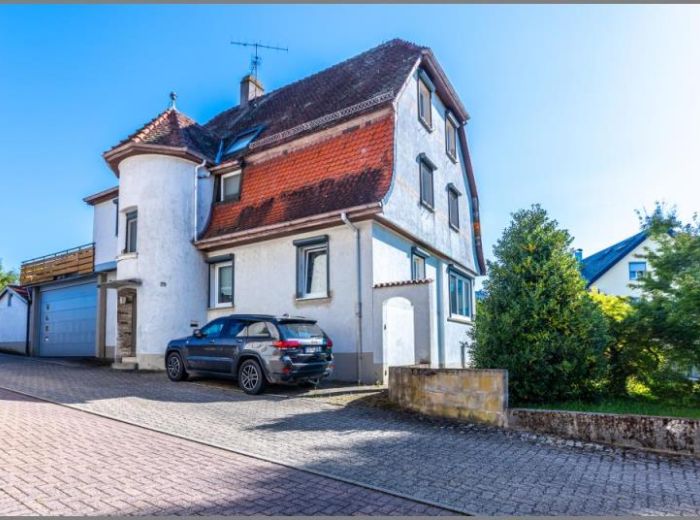 Herrschaftlich  von Einfamilienhaus / 3 Wohnungen & großes Grundstück in Sasbach bei Dhonau Immobilien-Makler Ortenau
