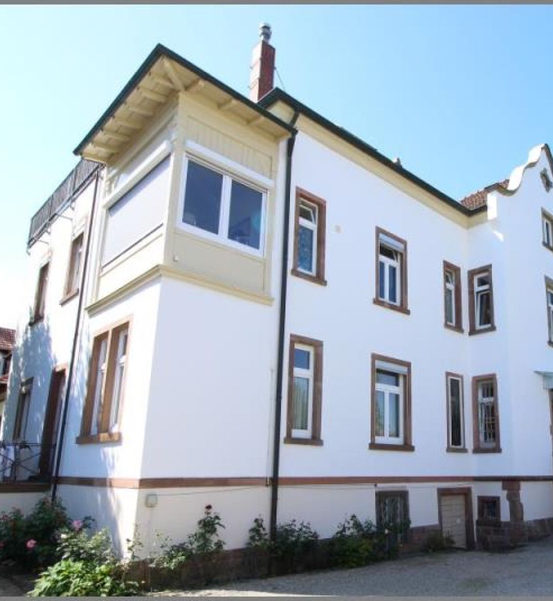 Haus von Frisch sanierte 4-Zi.-EG-Wohnung in Altbauvilla mit 2 Stellplätzen in Achern bei Dhonau Immobilien-Makler Ortenau