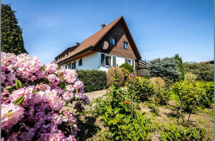 Wohnidyll in Sasbach von Doppelhaushälfte mit großem Grundstück in Sasbach in Sasbach bei Dhonau Immobilien-Makler Ortenau