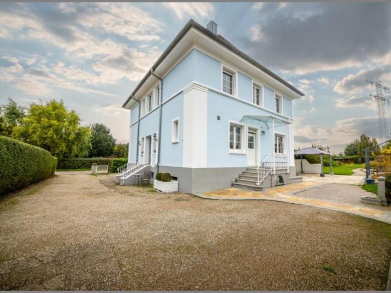 Hintereingang Terrassen von Wunderschöne Villa 1928 - modernisiert, großes Grundstück, Pool, erstklassige Lage!  in Achern bei Dhonau Immobilien-Makler Ortenau