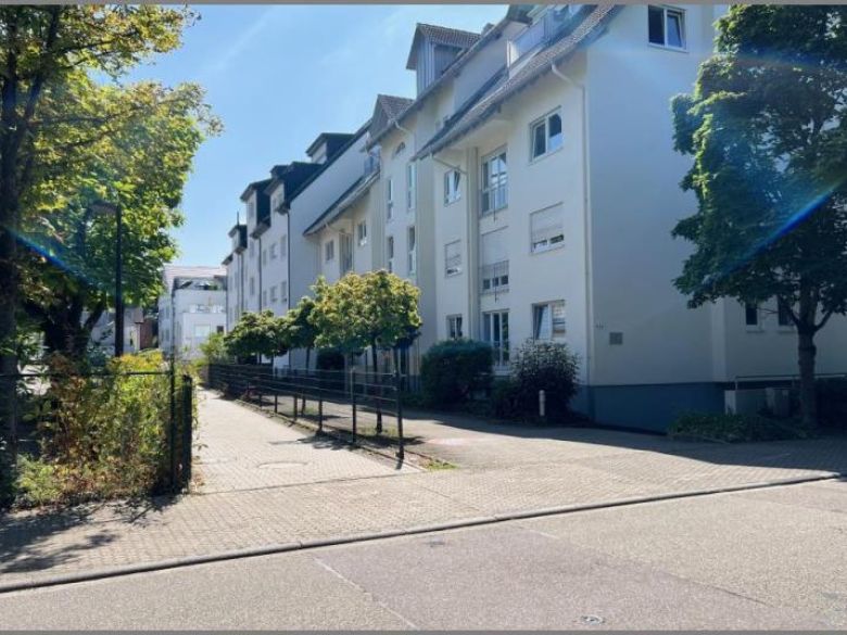 Stadtgarten von 2-Zi.-DG-Wohnung. Tiefgarage. Aufzug. Zentral in Achern. in Achern bei Dhonau Immobilien-Makler Ortenau