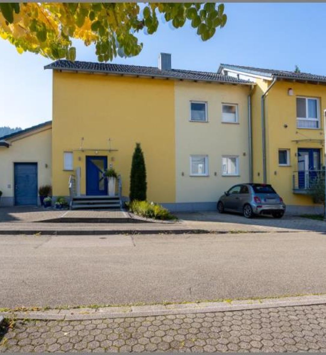 Mehrgenarationenhaus von Zweifamilienhaus/Mehrgenerationenhaus - 2 DHH kombinierbar in Top-Lage! in Oberkirch bei Dhonau Immobilien-Makler Ortenau