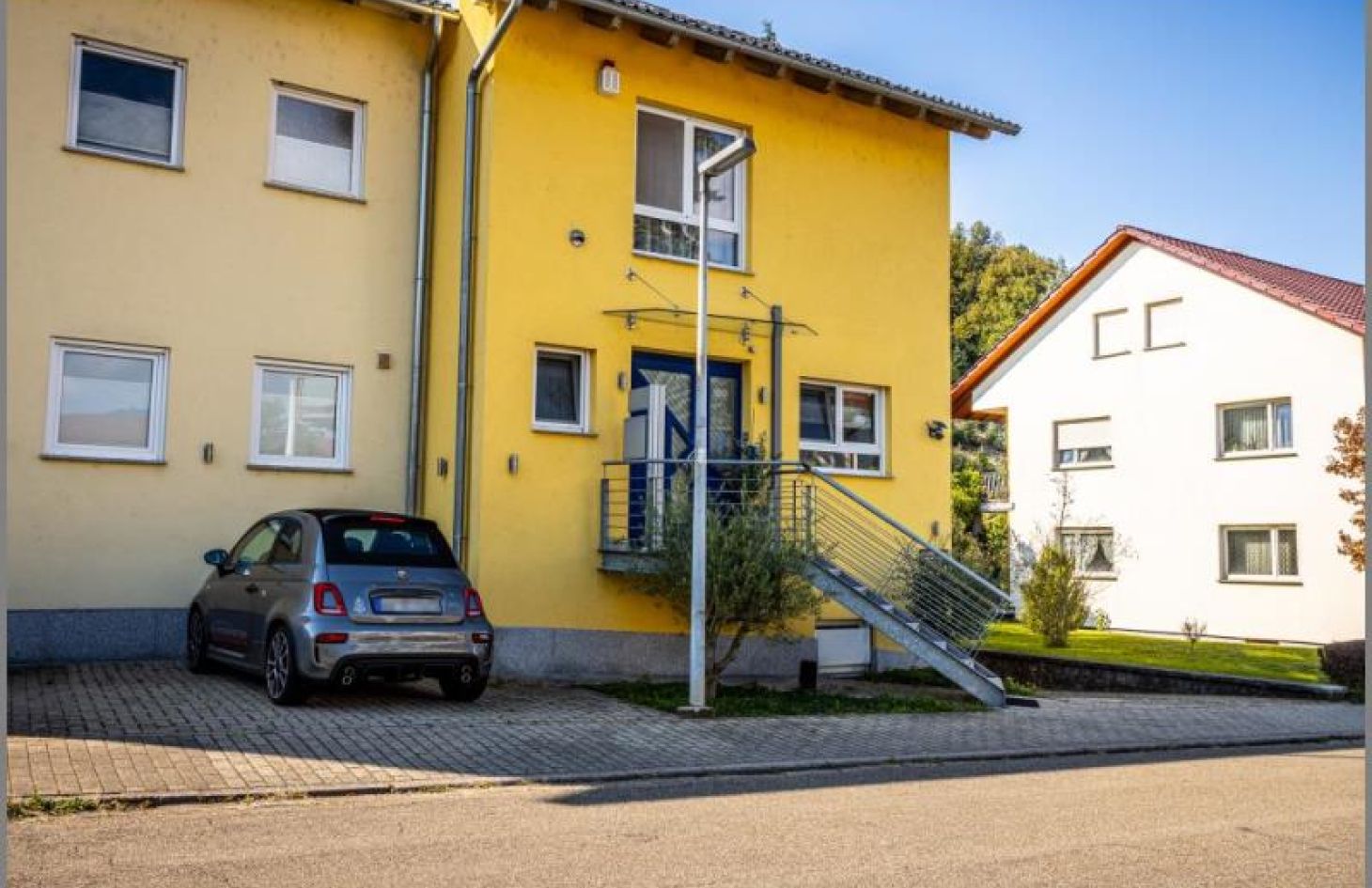 Hausansicht von Schicke, moderne Wohlfühloase! DHH 1 von 2 in ruhiger Lage! in Oberkirch bei Dhonau Immobilien-Makler Ortenau